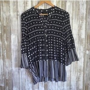 Investments Black & White Mixed Media Stretch Button Down